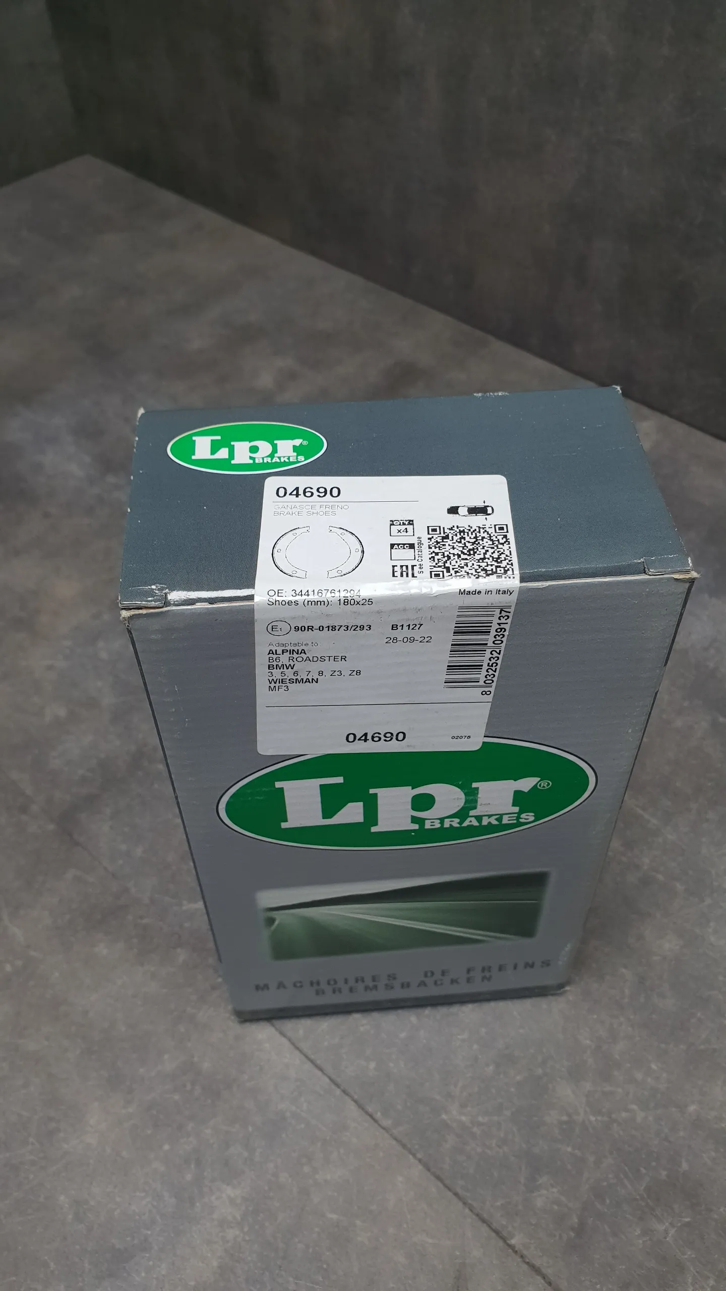 Колодки тормозные зад барабан (внутри дисков) Е28,Е34,Е24,Е23,Е32,Е38,E36 M3