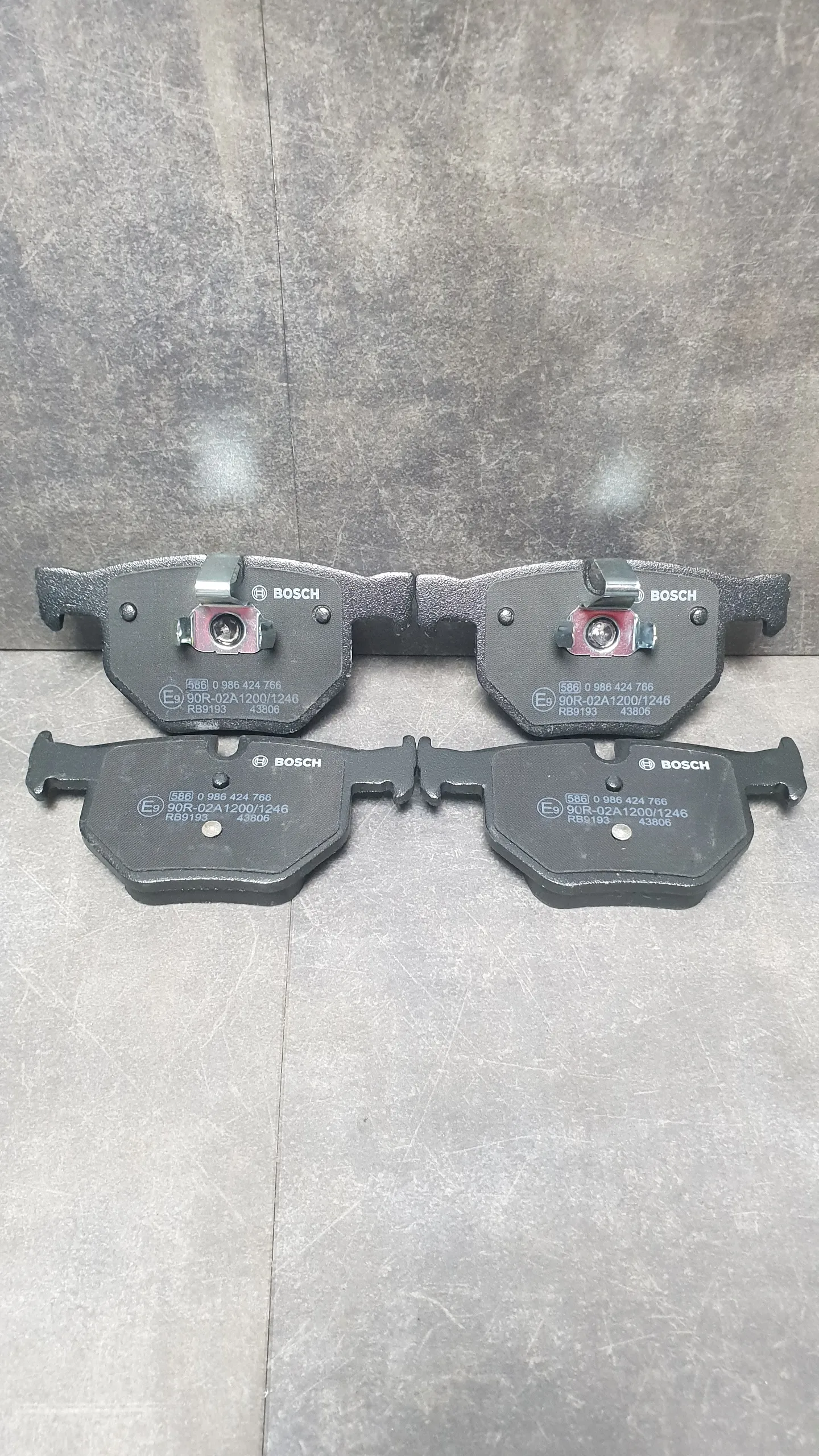 Колодки тормозные зад  E90,E60,E84,E70,E71,F15,F16 [см.VIN]