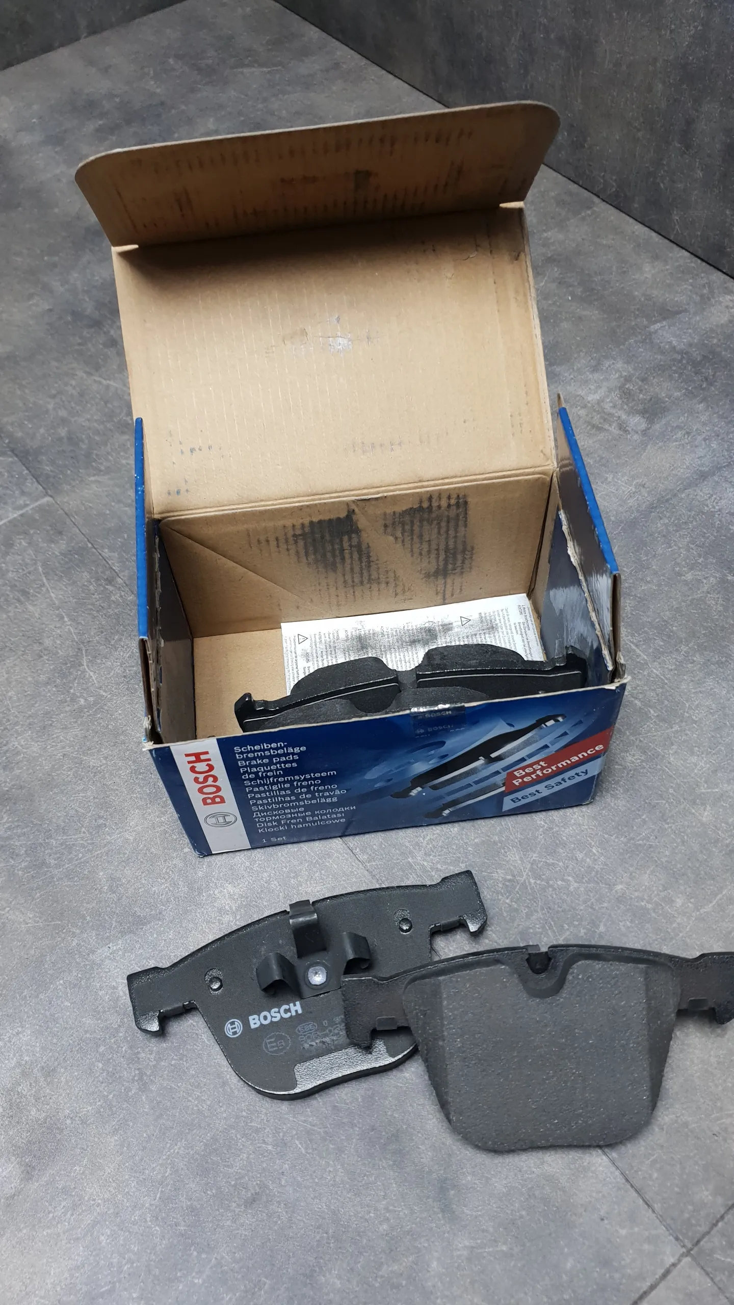 Колодки тормозные зад  E65/E65; E60, E63 (530i и выше), X5 E70 (4.8), X6 (E71)