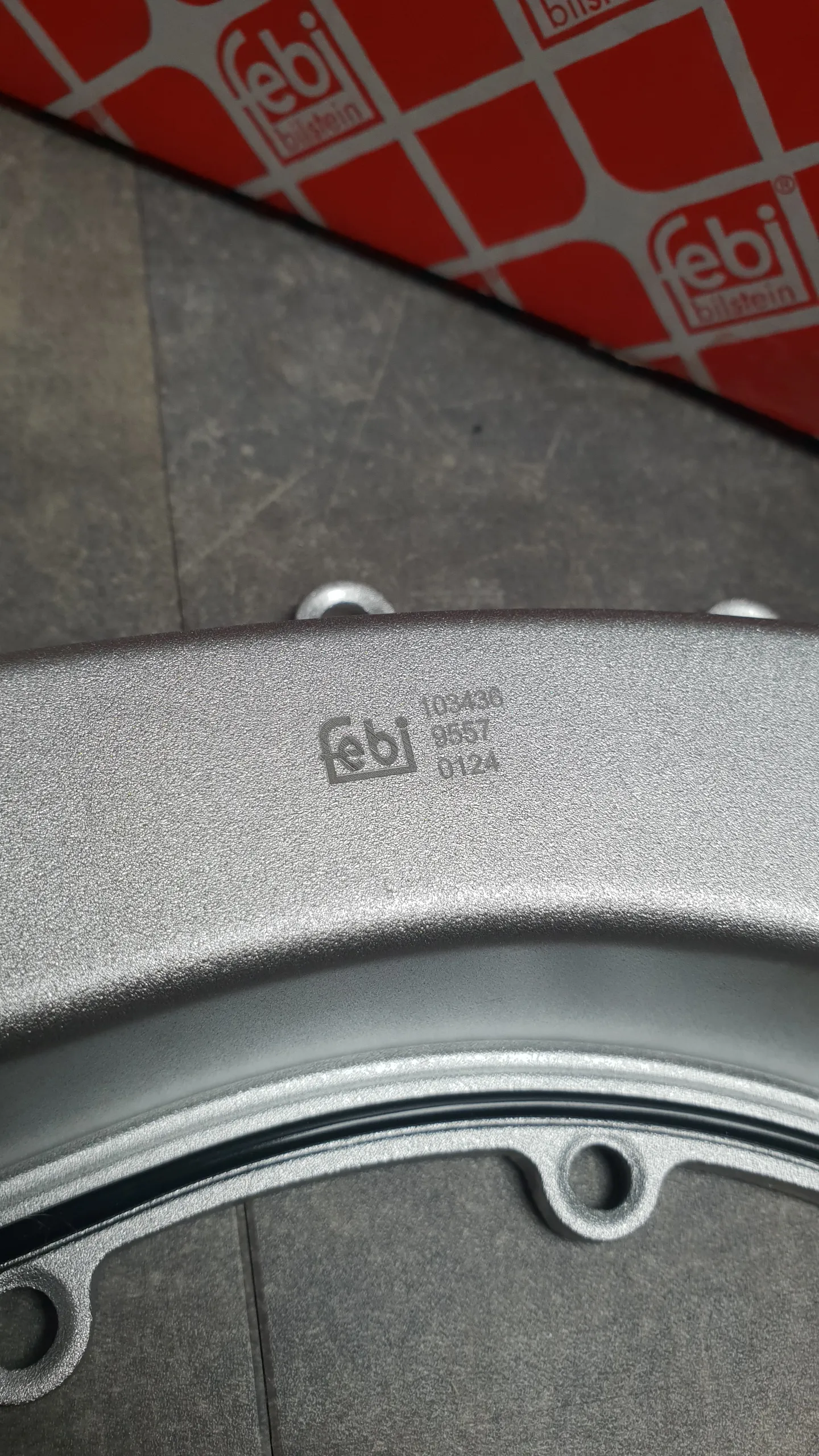 Крышка двигателя задняя N62N "Febi Plus"