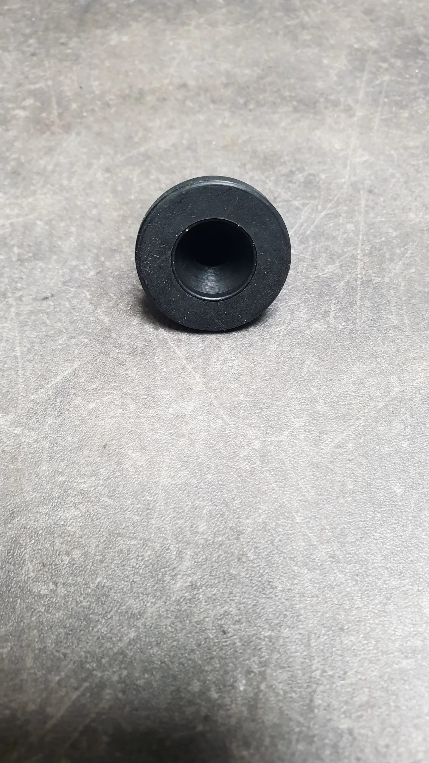 Колпачок ("грибок") на декоративную крышку ДВС Е,F-серия (см.вин)