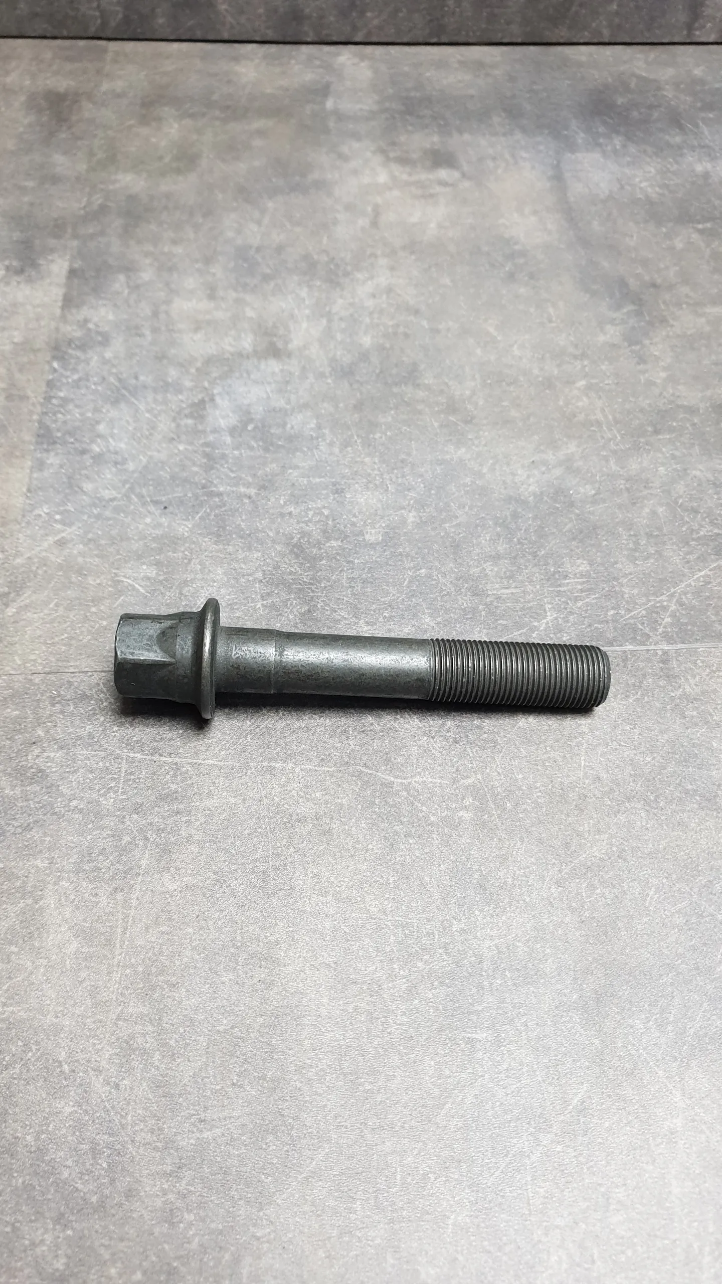 Болт ступицы демпфера N55 (19-9)