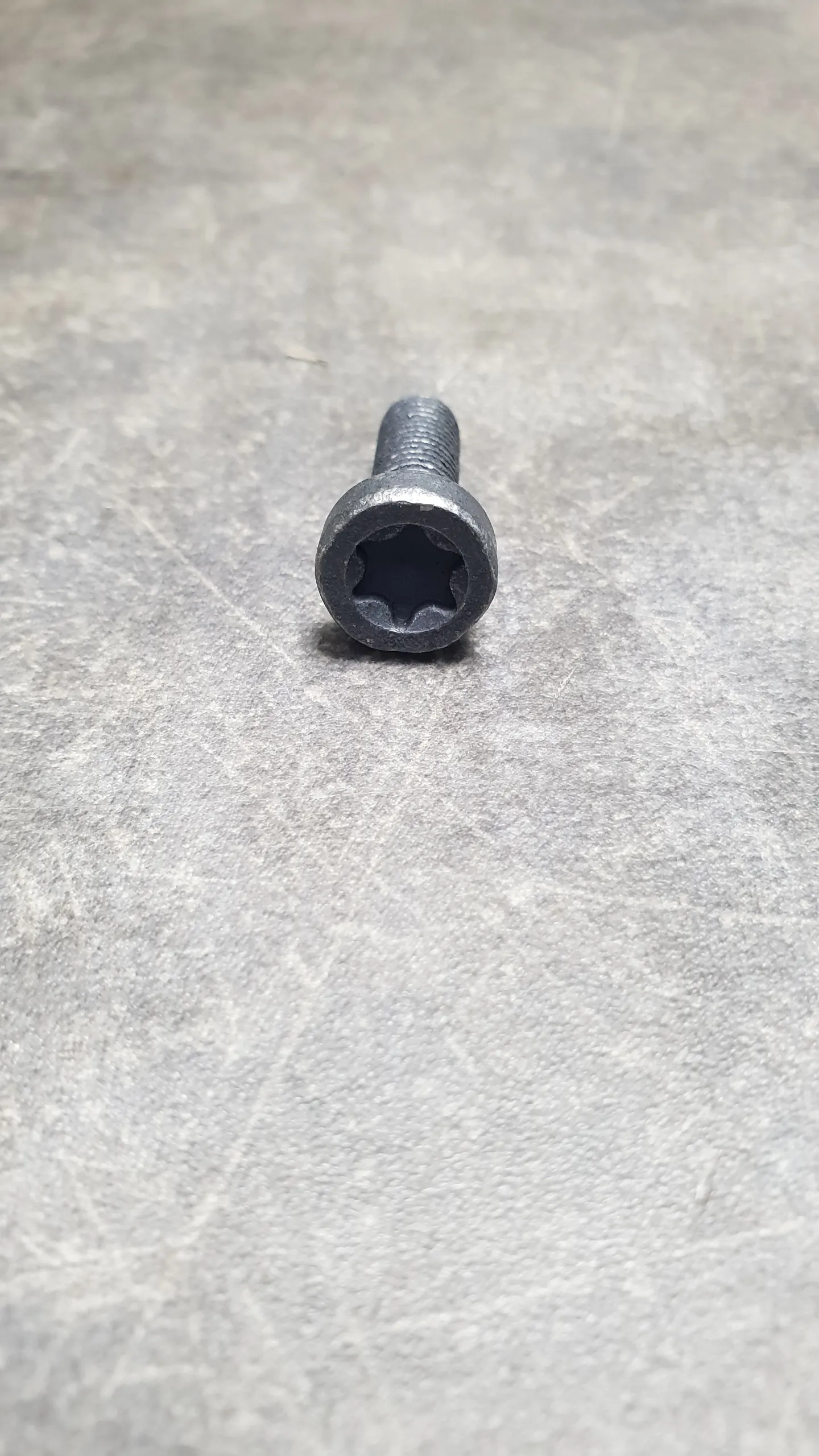 Винт ISA [M8X25,5] (14-26)