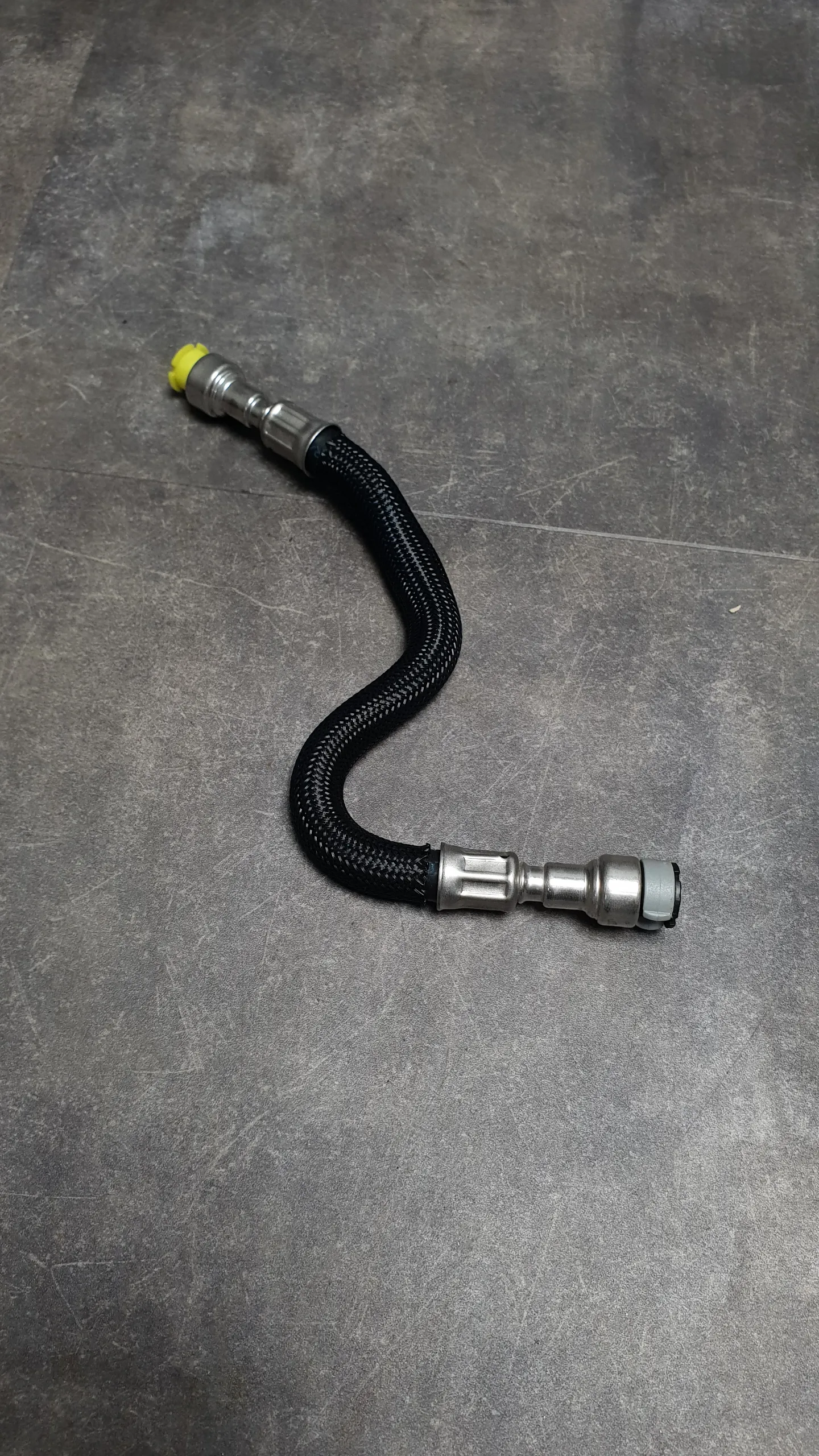 Топливный шланг N62N,N63 [F07,F10,F12,F01]