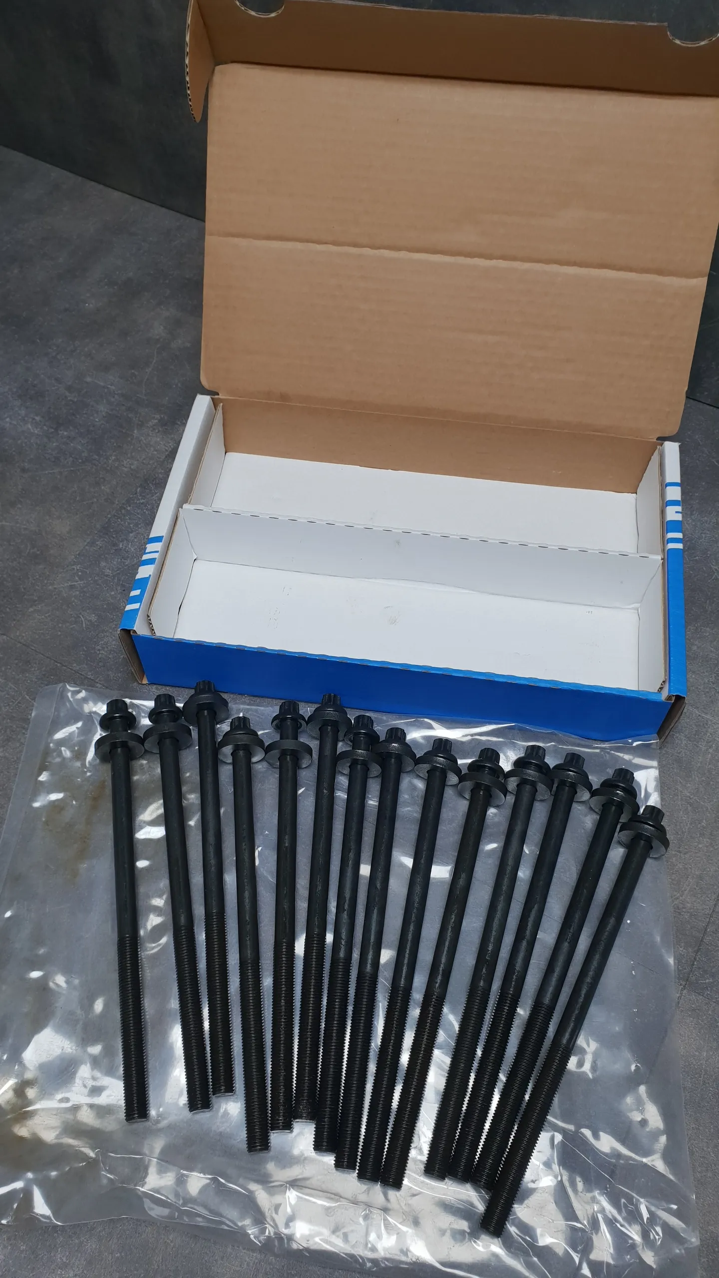 Болт ГБЦ, комплект M57N,M57N2 [E90-E93,E60-E63,E65,E83,E70,E71] (14шт)