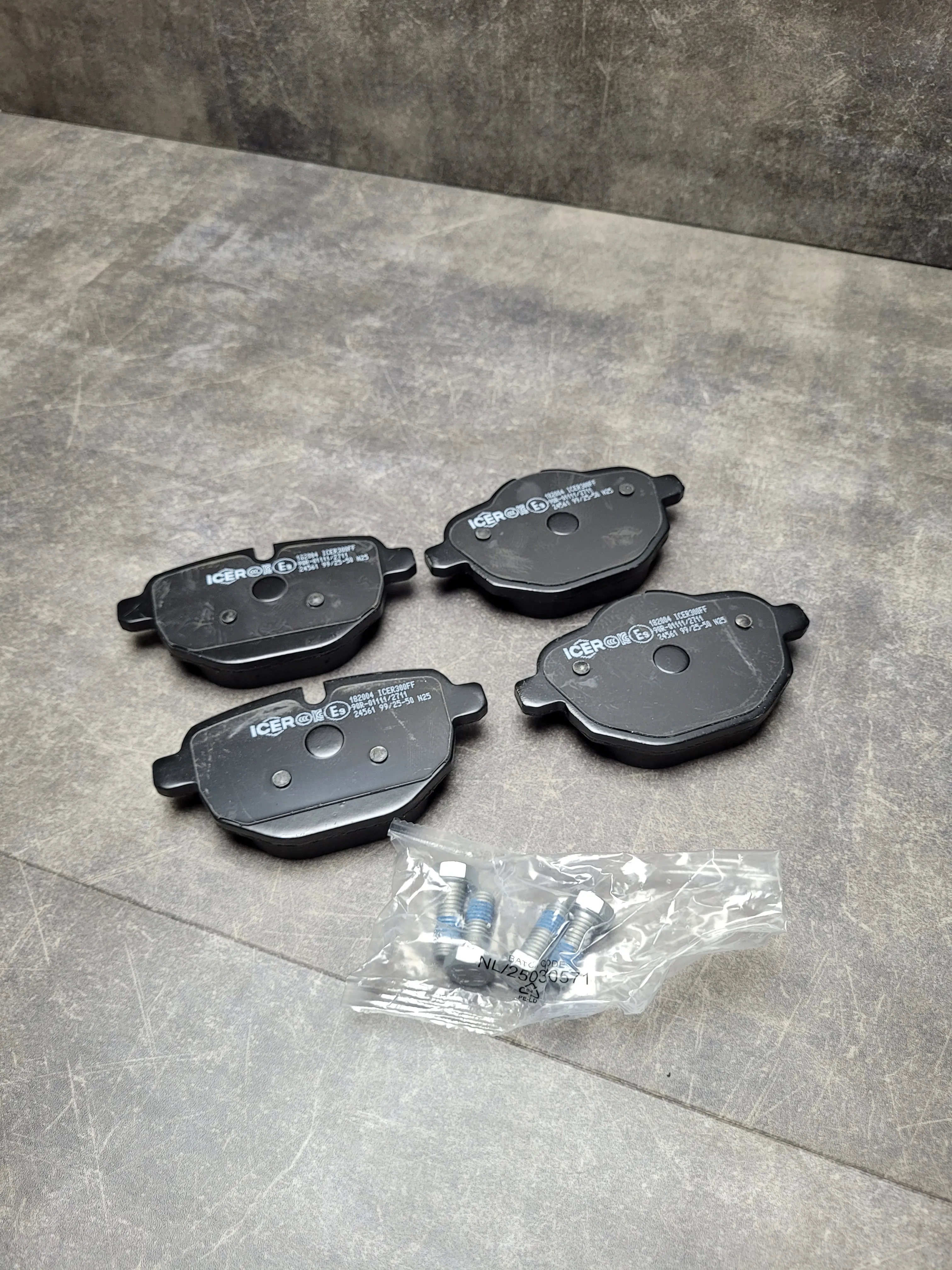 Колодки тормозные зад F10,G30,G11,G12,F25,F26,G01,G02,G05,G08