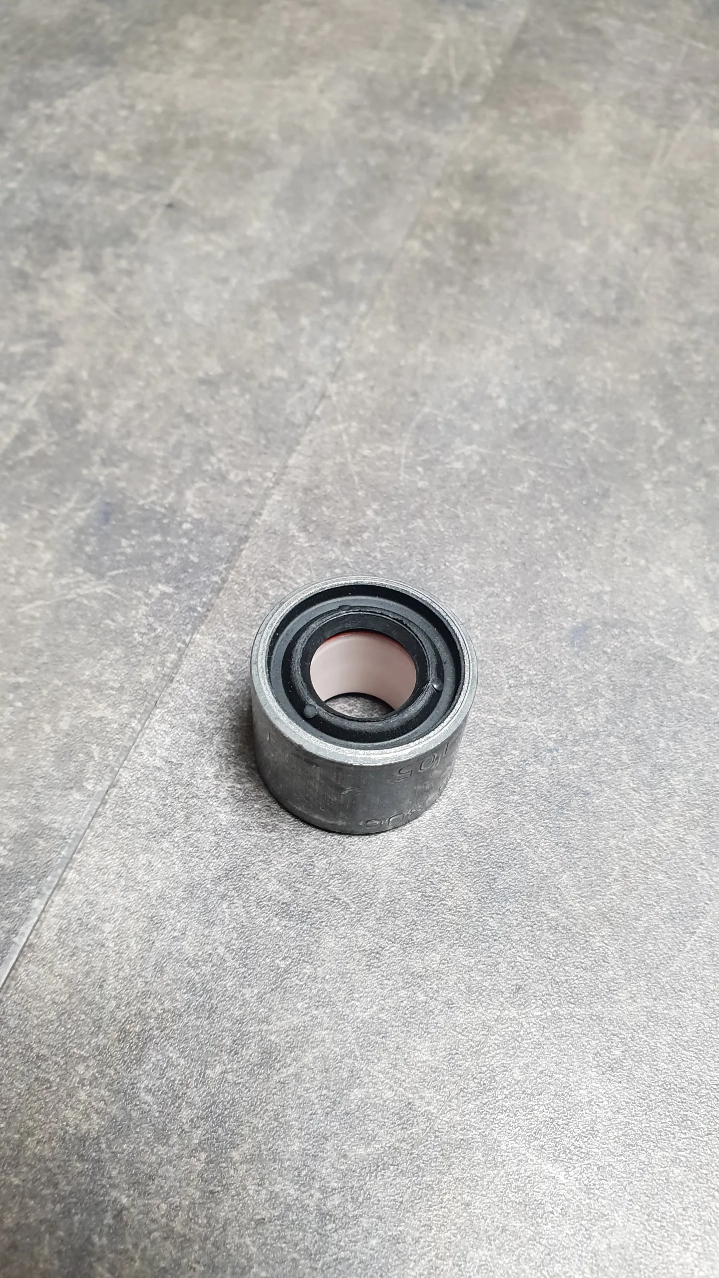 Центрирующая втулка карданного вала ЖЕСТКАЯ [почти все BMW]