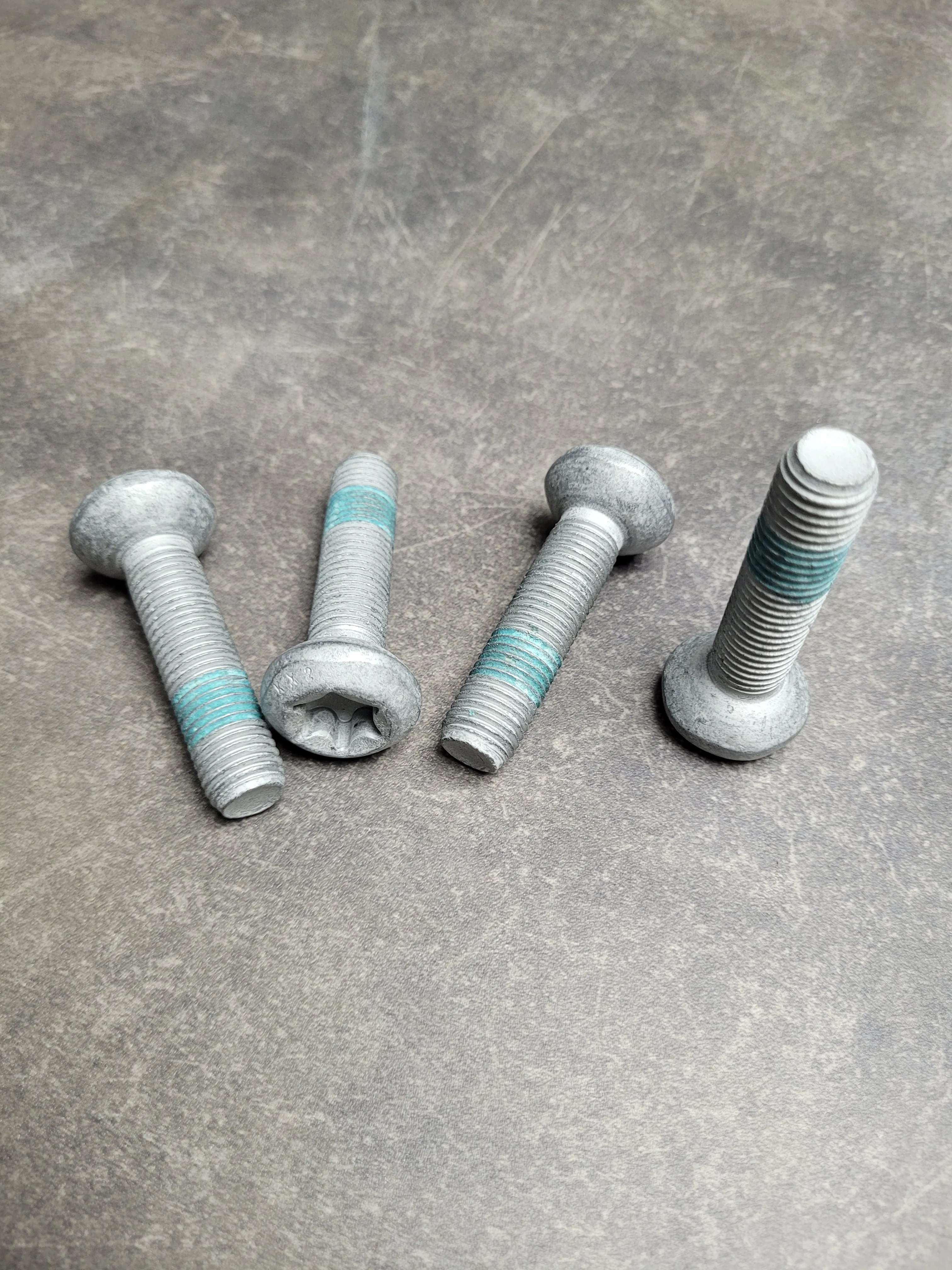 Болт передней ступицы F07,F10,F01,F25,F26 (M12X1.5X45-10.9) (26-16/СВ3-39)