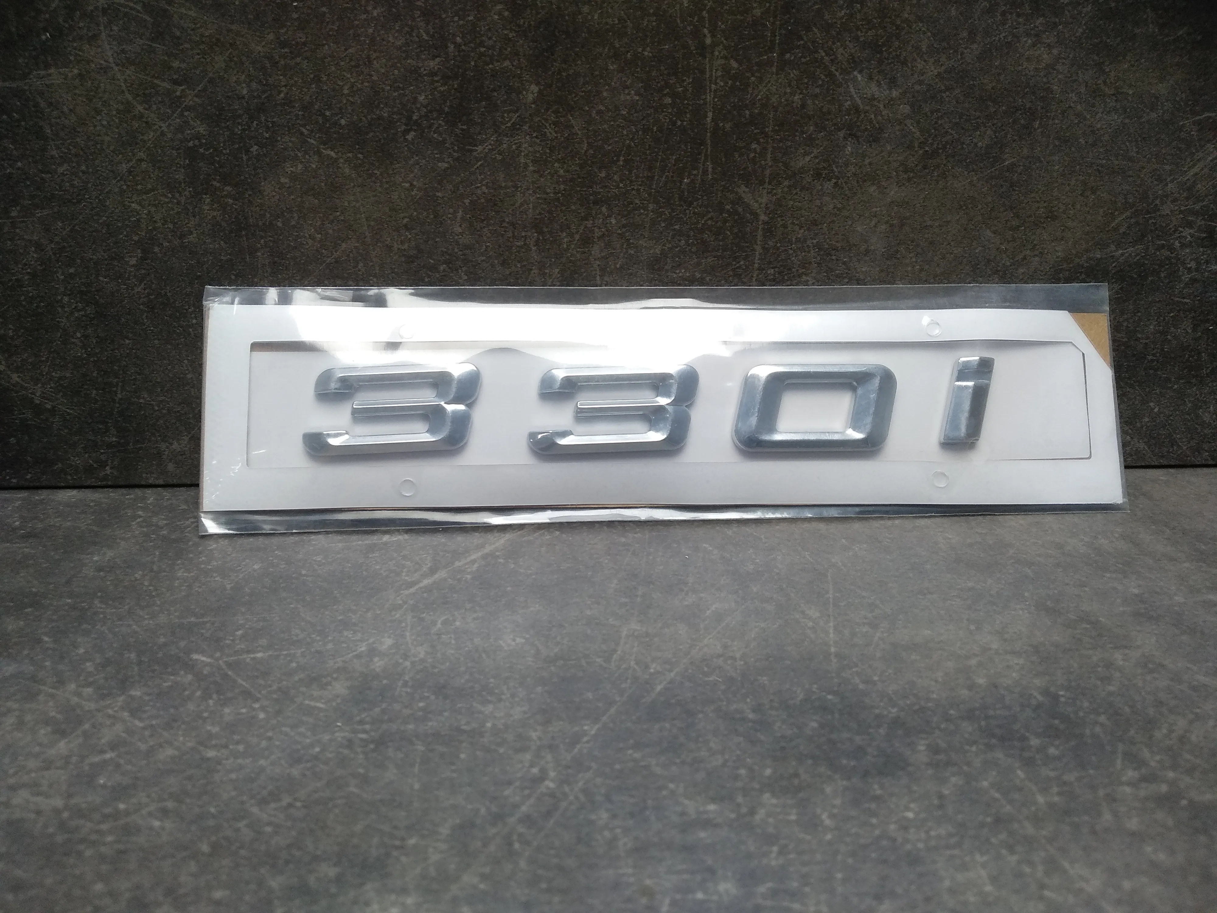 Наклейка "330i"
