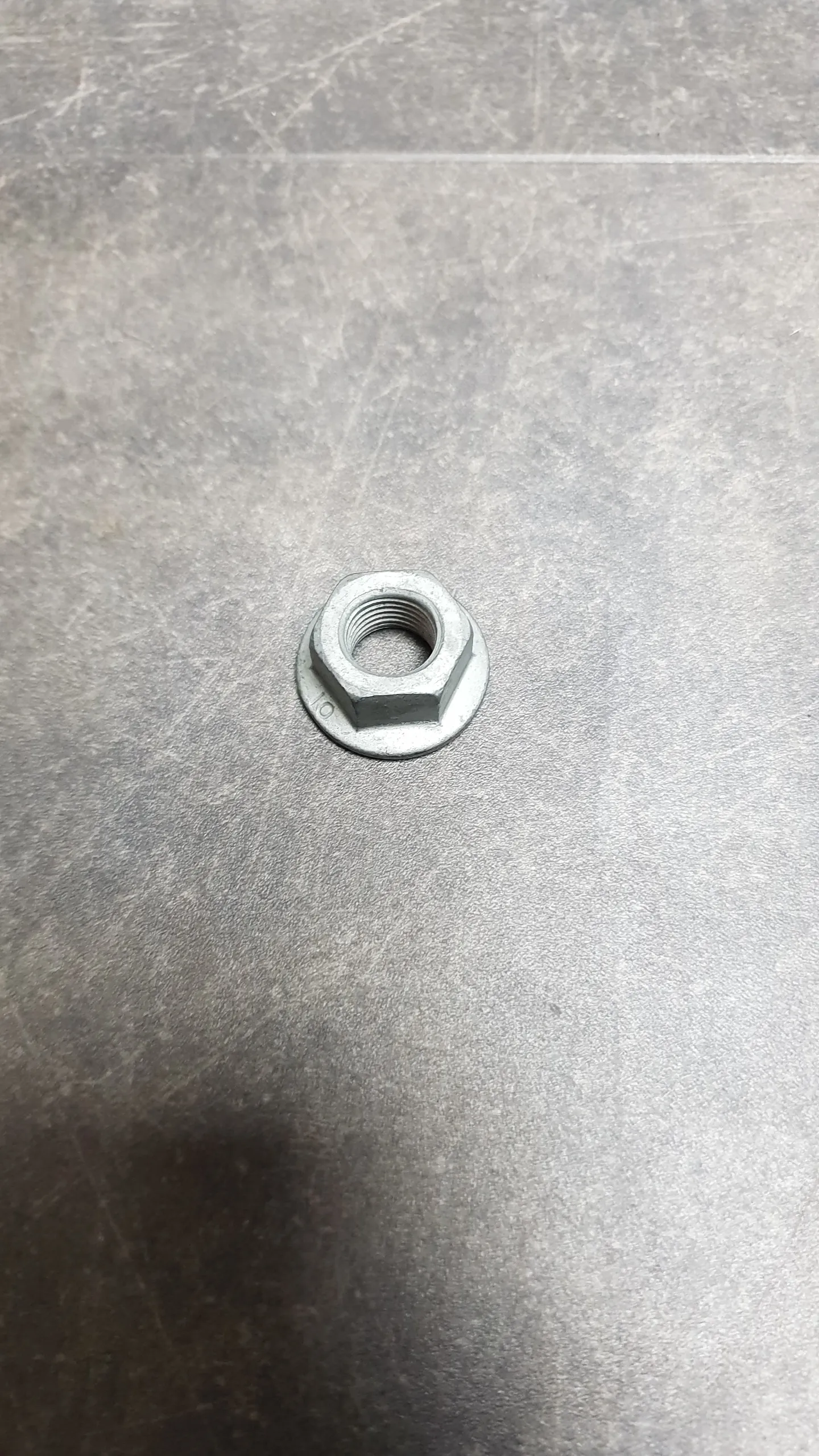 Гайка самоконтрящаяся [M12x1.5 / с буртиком] (14-23)