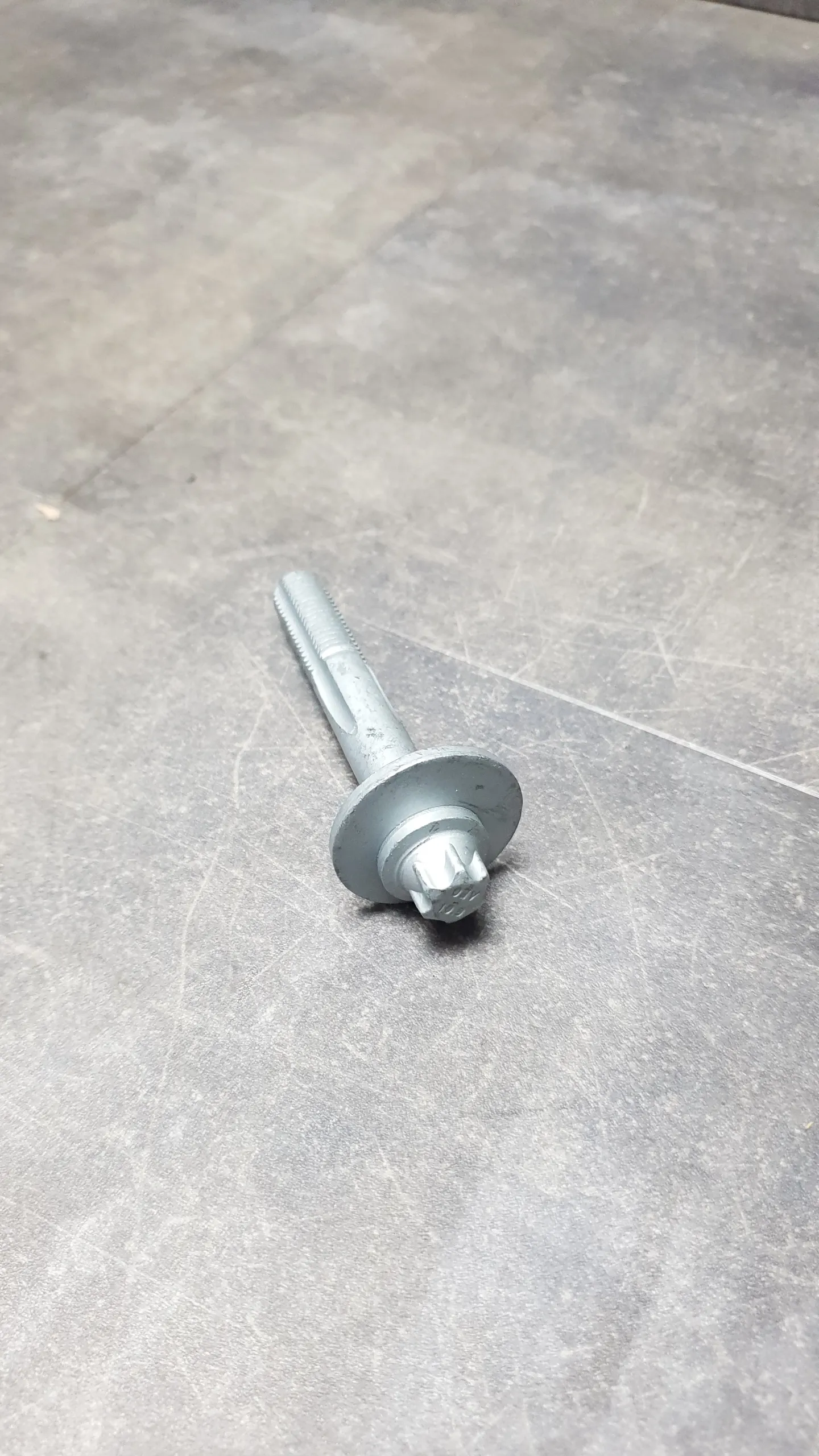 Болт эксцентриковый [схождение / прямой рычаг / M12X1,5X75-10.9] F40,F45,F46,F48,F49,F39 (20-8)