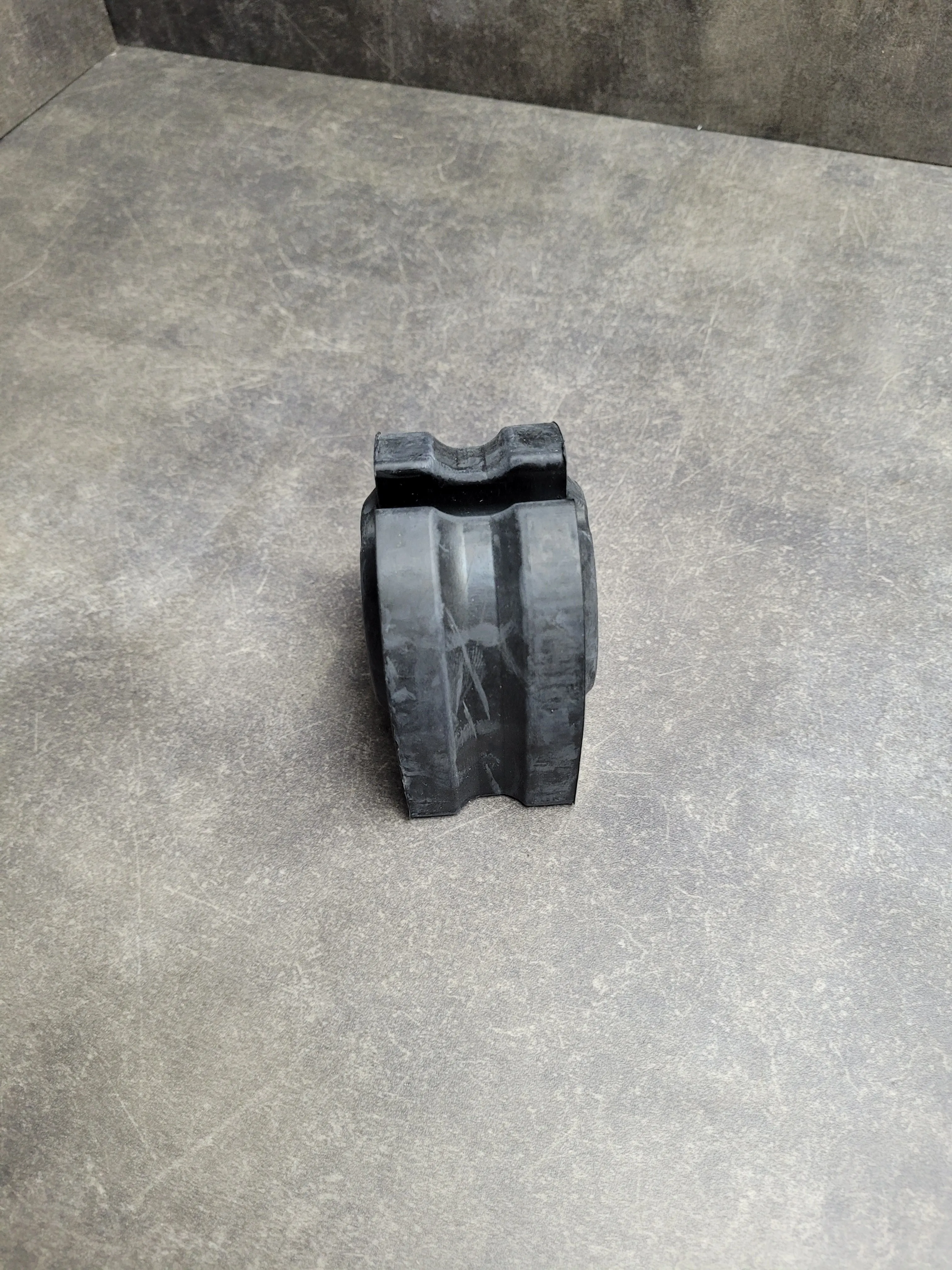 Втулка стабилизатора переднего E60,E61 D=24,6mm