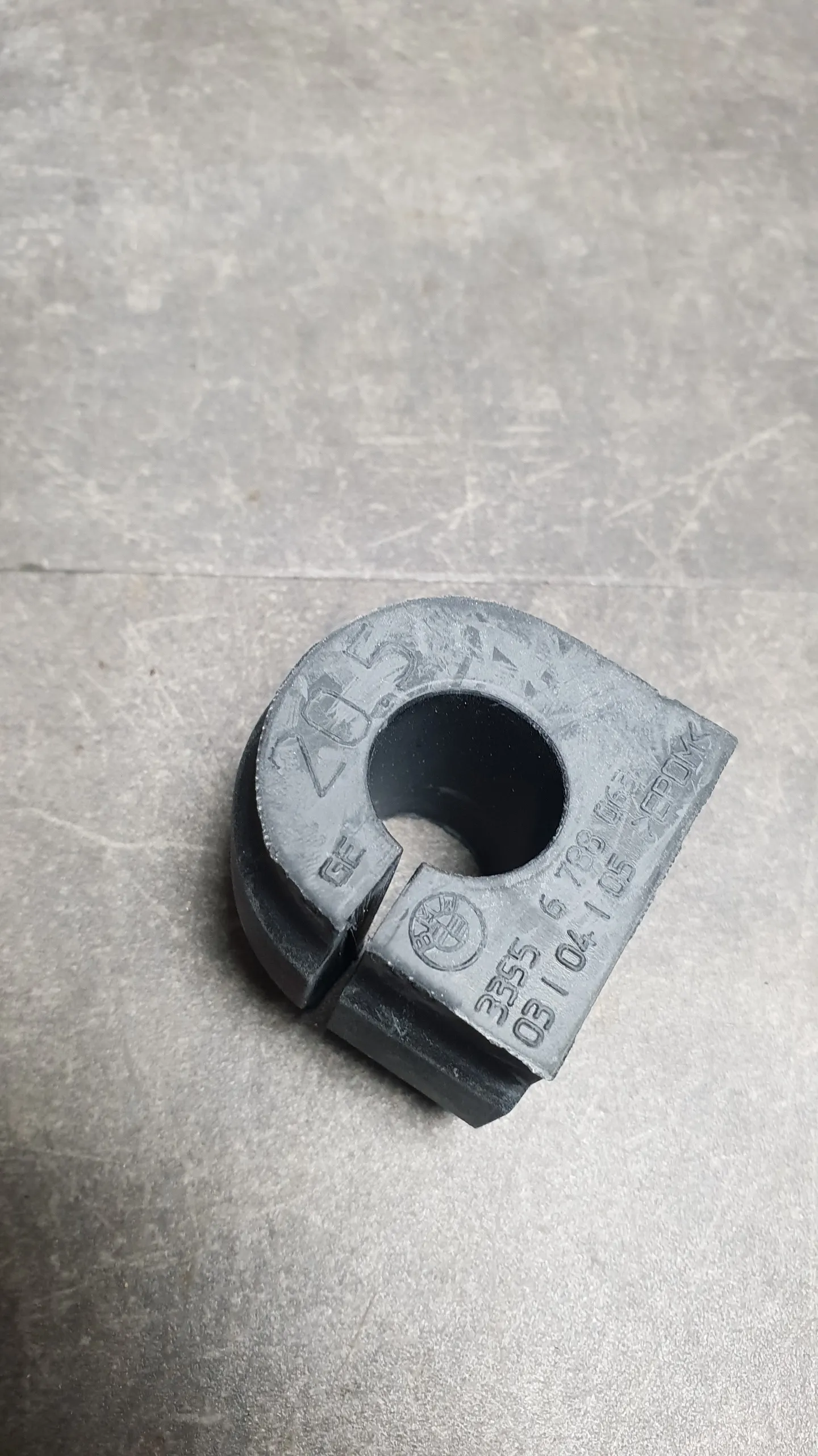 Втулка стабилизатора заднего F25,F26,G01,G02 (D=20,5мм)[S226,S223]