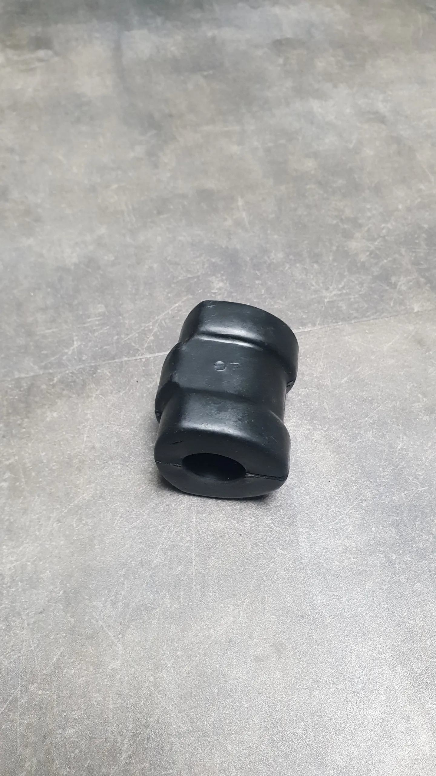 Втулка стабилизатора переднего E36 D=24mm