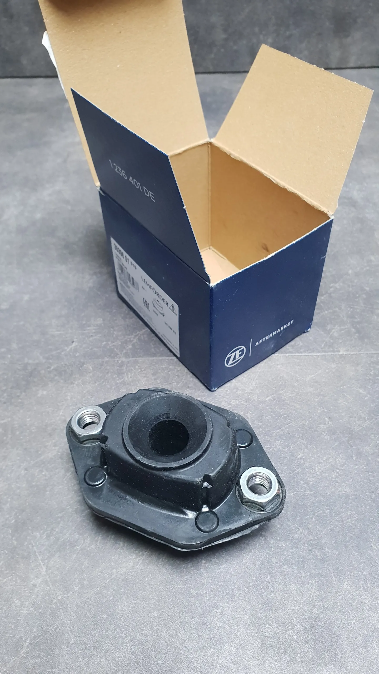 Опора амортизатора задн E81,E90,X1 E84 [в рычаг №4]