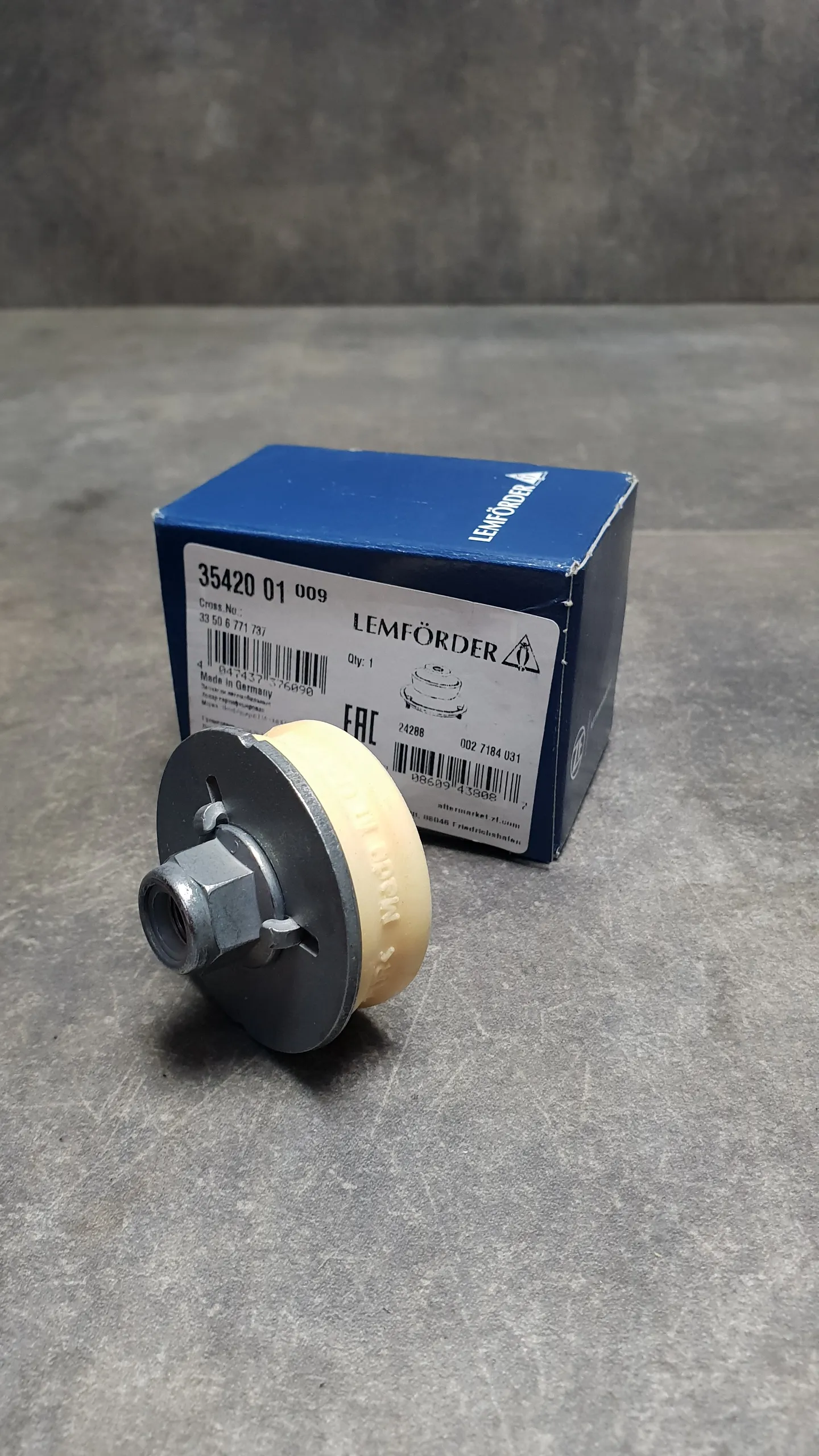 Опора амортизатора задн E81,E90,X1 E84 [верхняя часть №7]