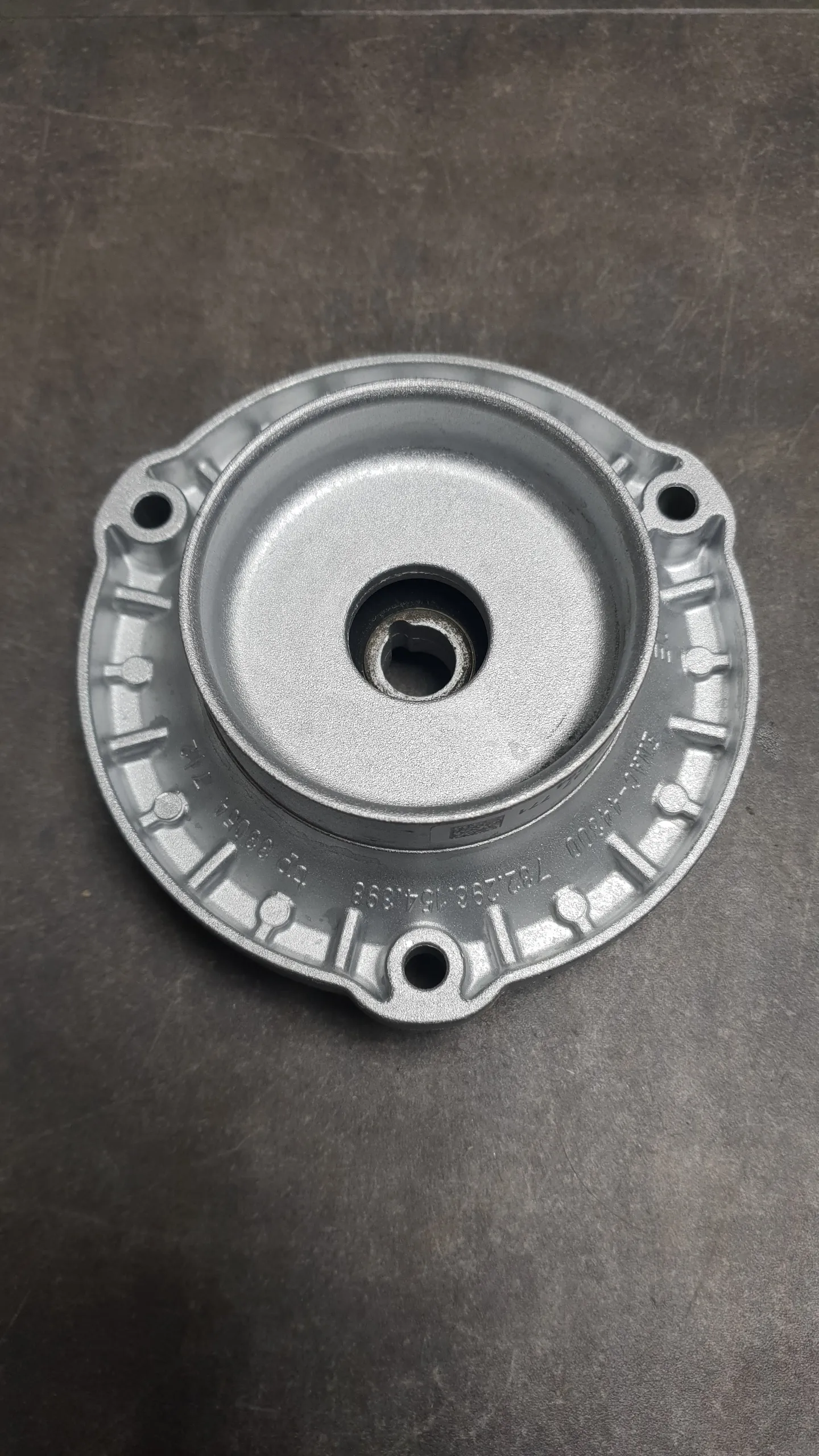 Опора амортизатора задн F25,F26