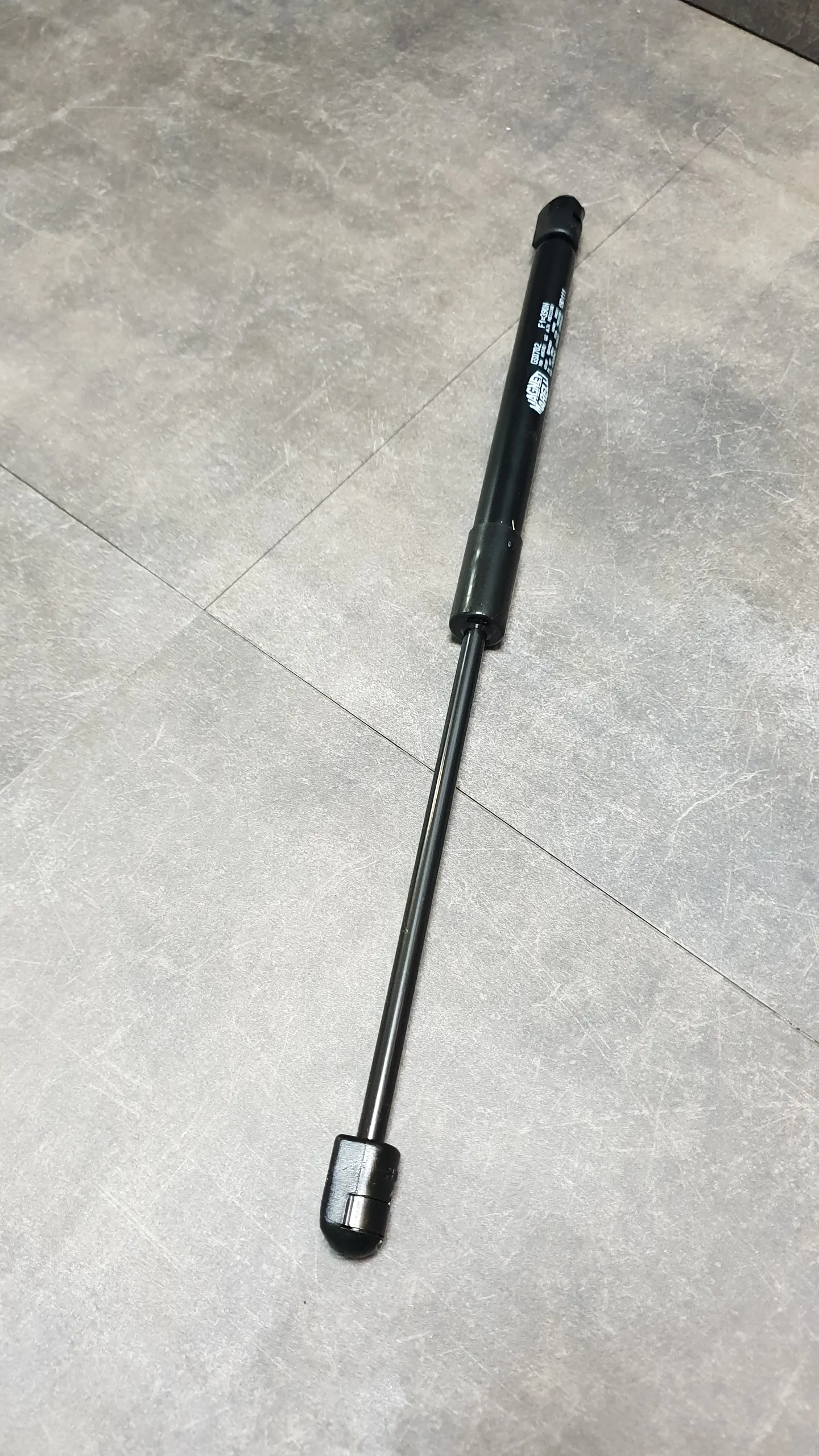 Амортизатор капота газовый E70,E71