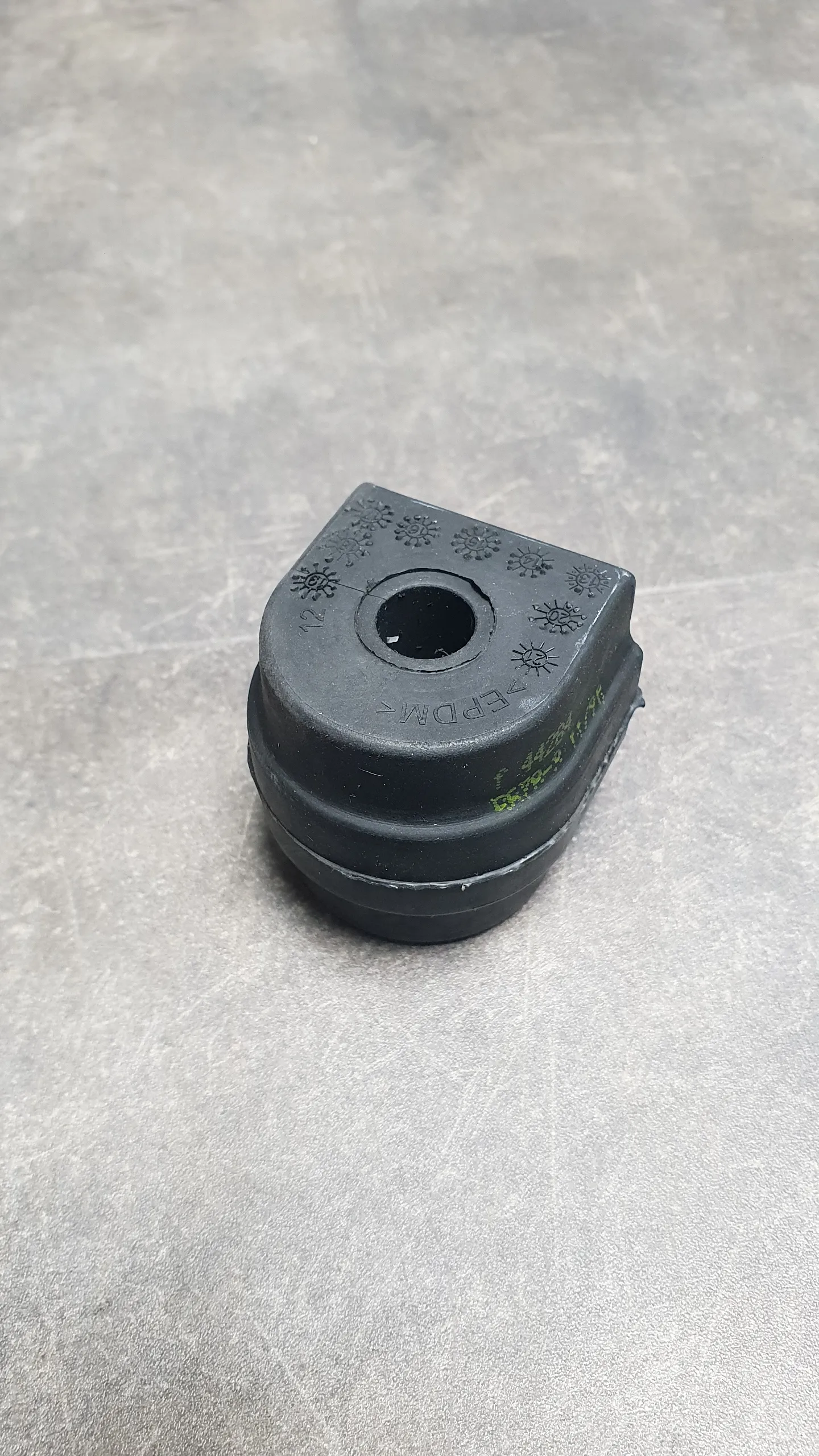Втулка стабилизатора заднего E60-E63 D=13,5mm