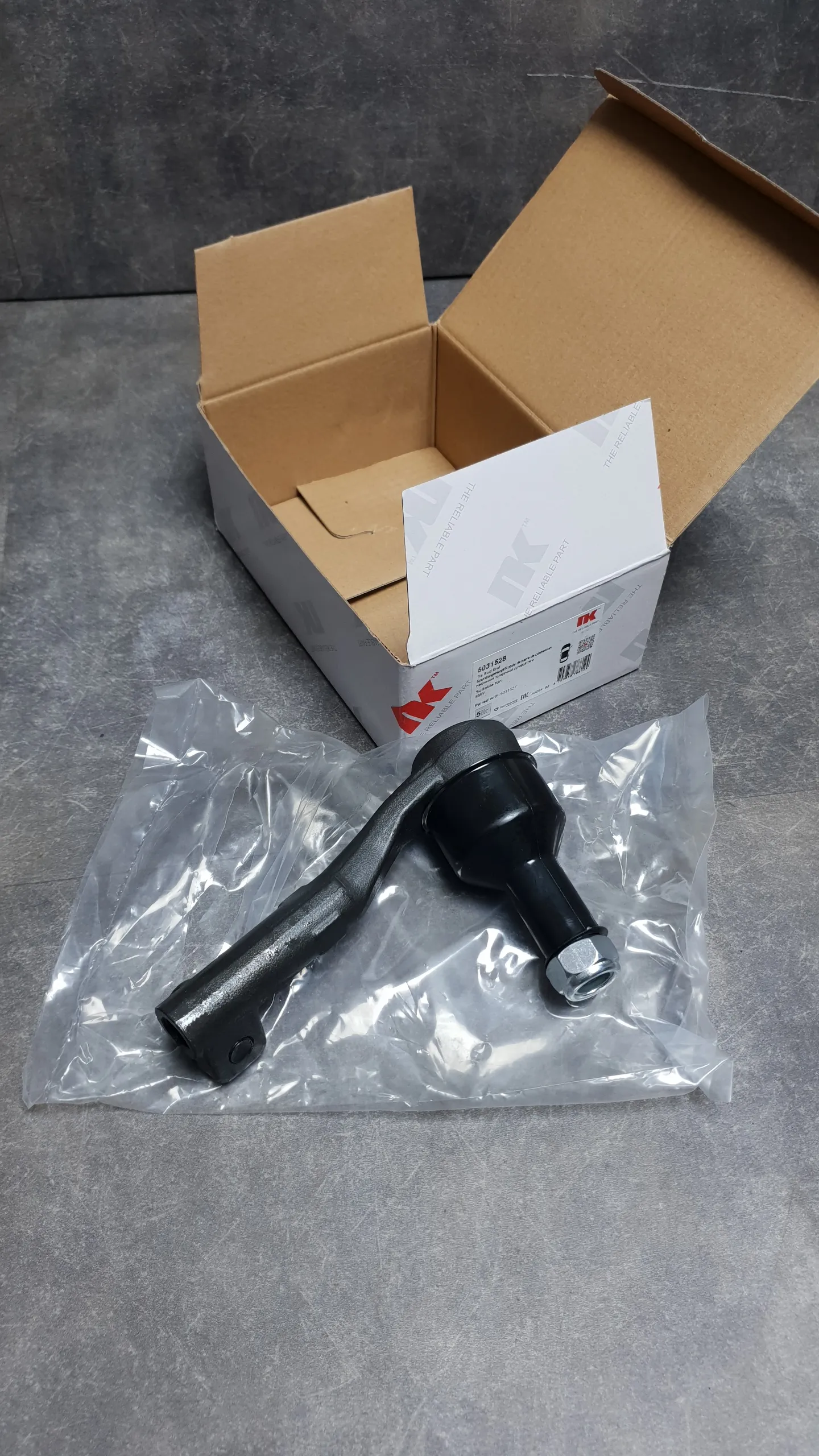 Рулевой наконечник E90,E81,E87,E92,X1 E84 (задний привод) [R]