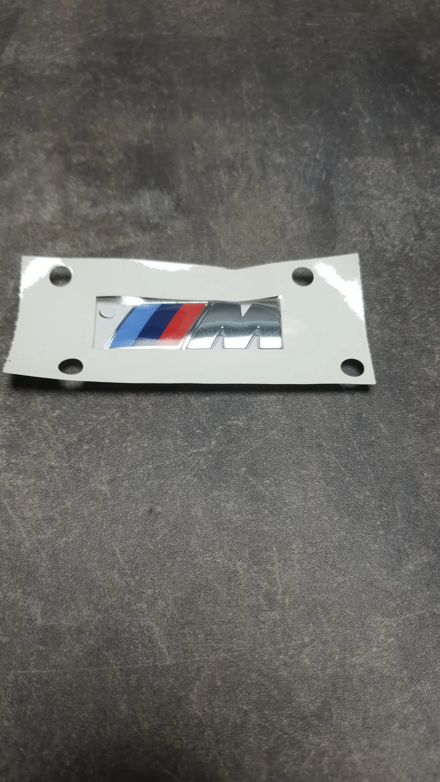 Эмблема M-tex на крыло