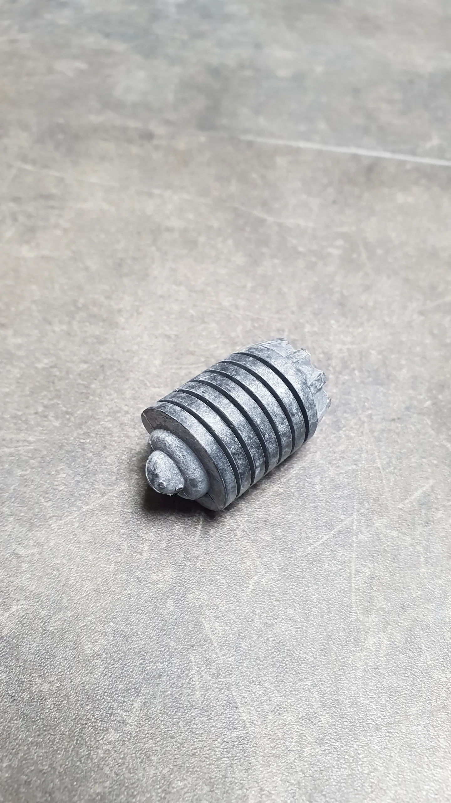 Упорный буфер капота (11-14)