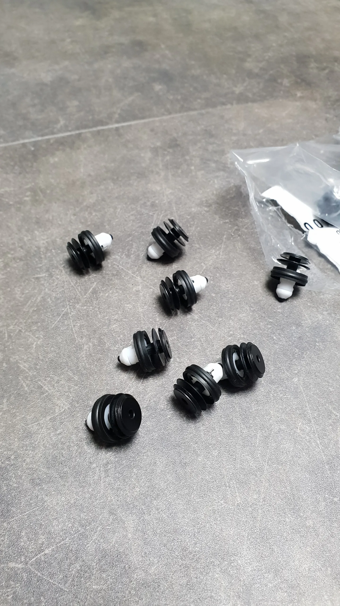 Клипса дверной карты G20,G21,G30,G31,G32GT,G05,G06,G07 (10-14/СВ4-3)