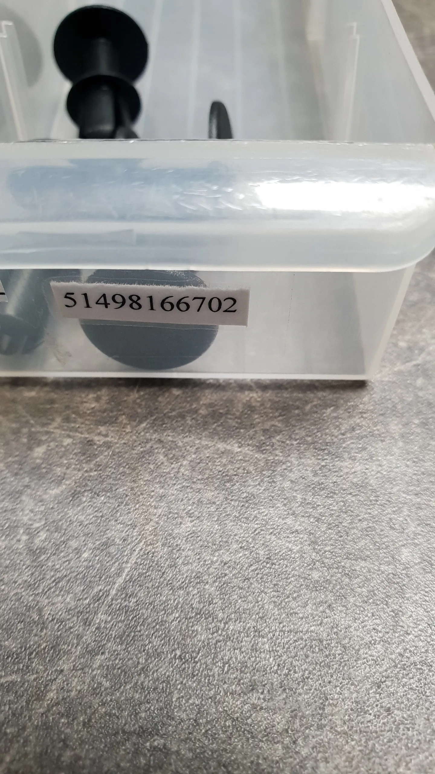 Клипса с распорной втулкой (2-1)