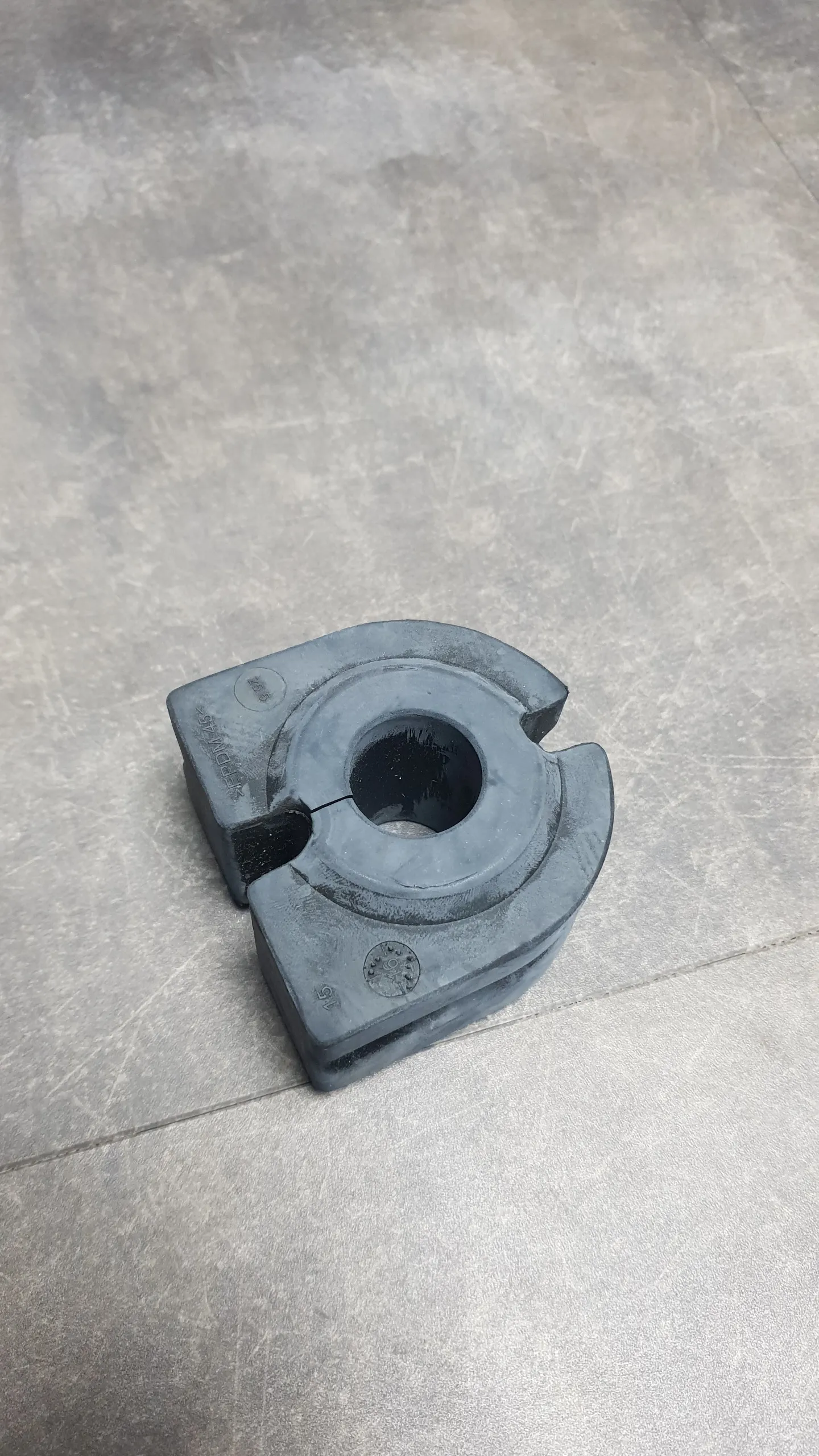 Втулка стабилизатора переднего E65,E66 D=25,5mm