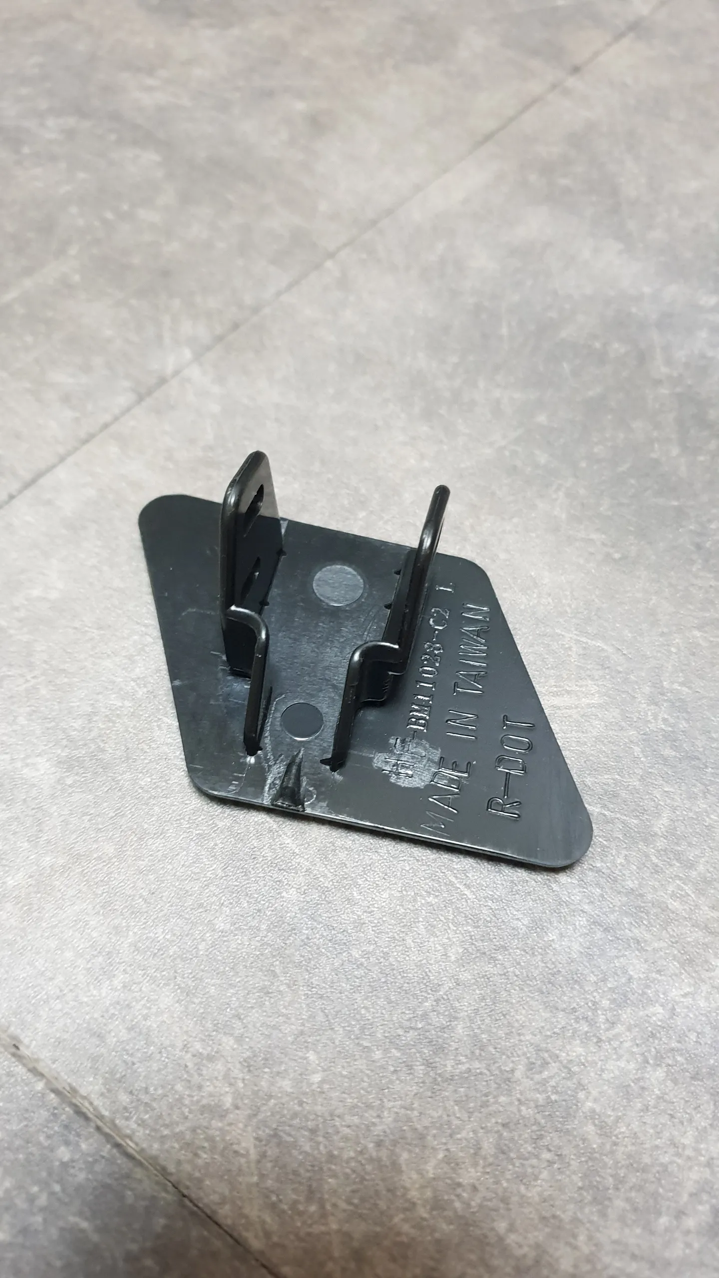 Крышка форсунки омывателя фары Е90 (L)