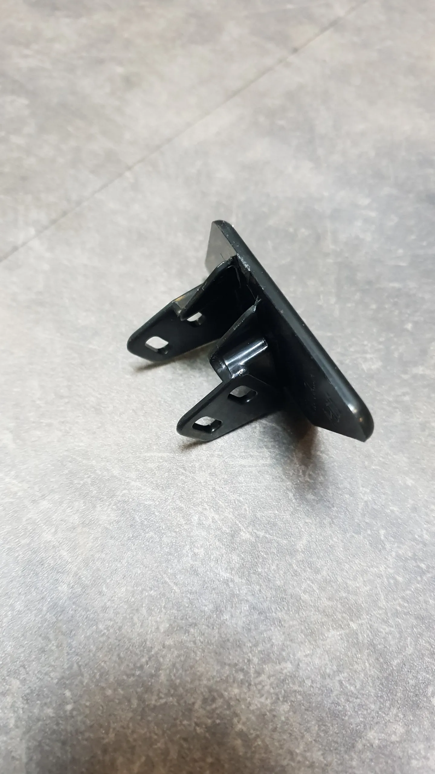 Крышка форсунки омывателя фары Е90 (R)