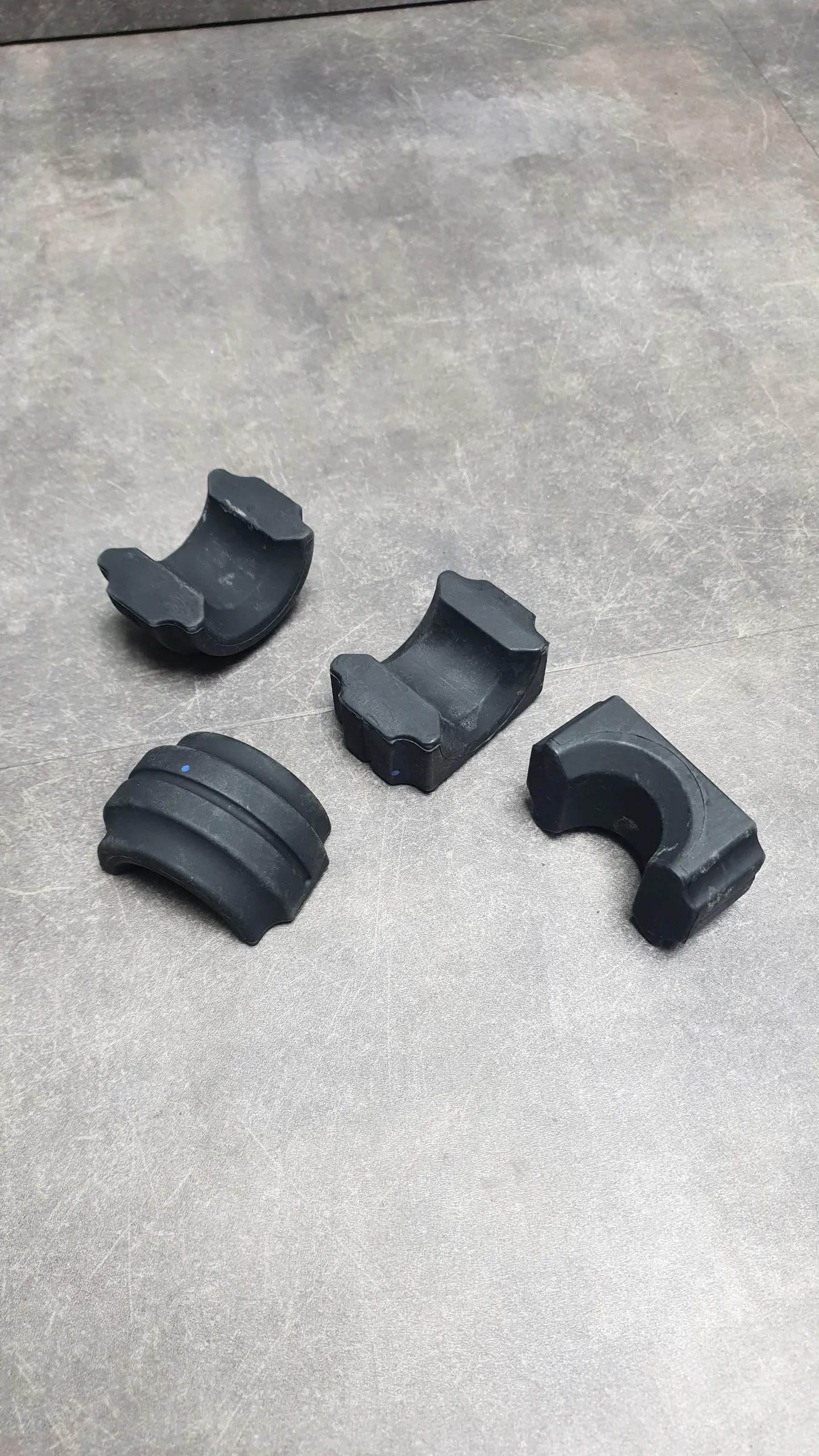 Втулка стабилизатора переднего F10,F11,F18,F06,F12,F13  D=28mm [Кт. 2шт]