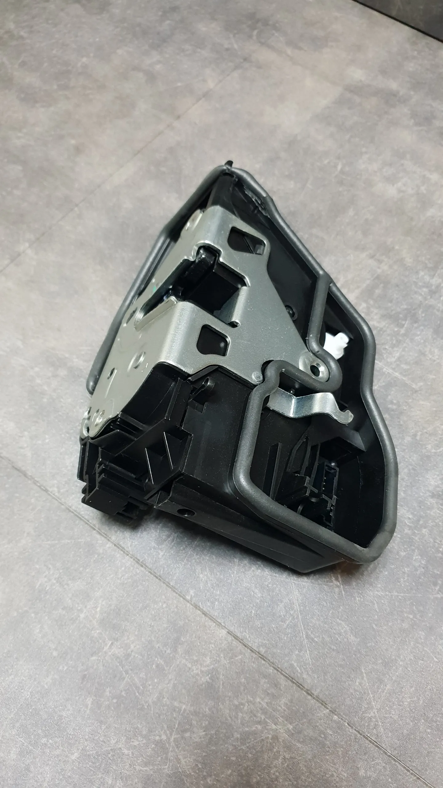 Замок двери задней (почти все BMW по 03.2009 г.в.) [L]