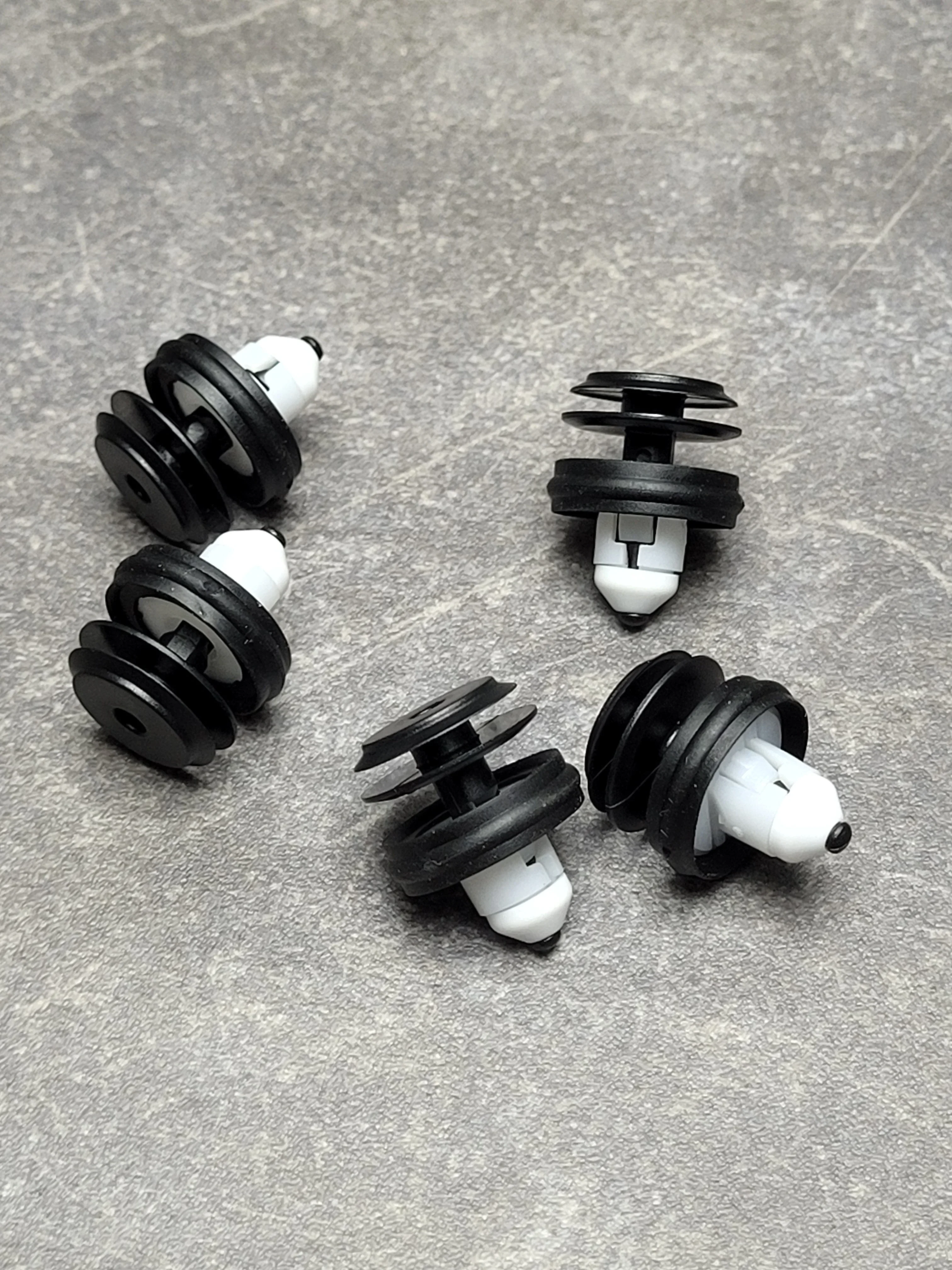 Клипса дверной карты G20,G21,G30,G31,G32GT,G05,G06,G07(10-26/СВ4-43)