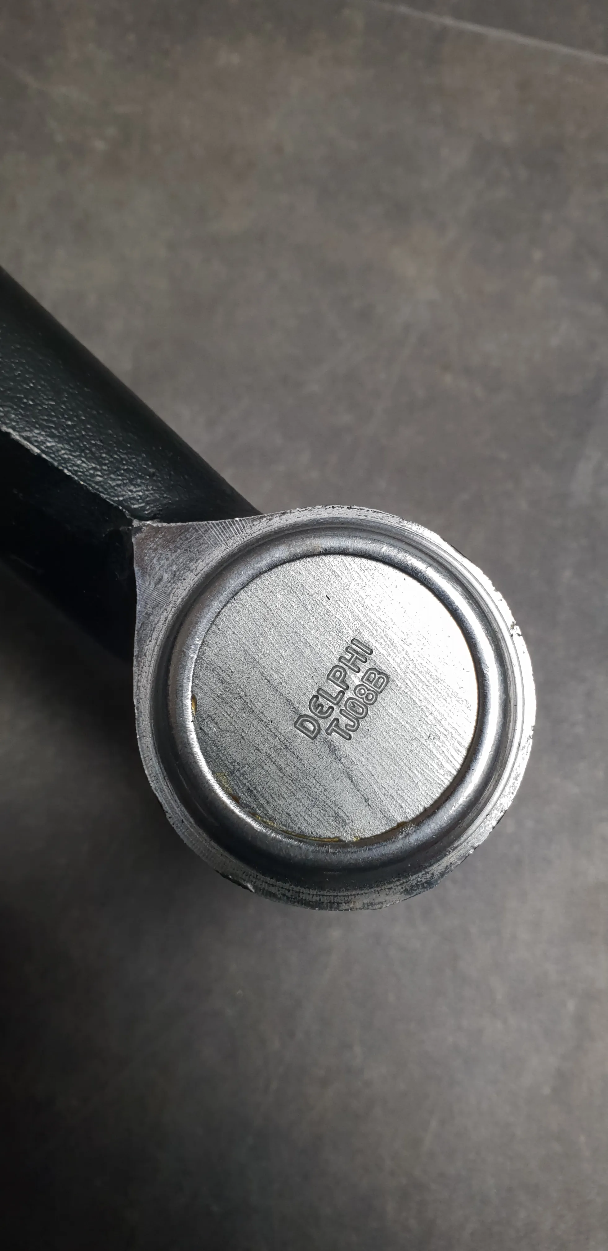 Рычаг подвески передней верхний E38 (кривой, с сайлентблоком) R